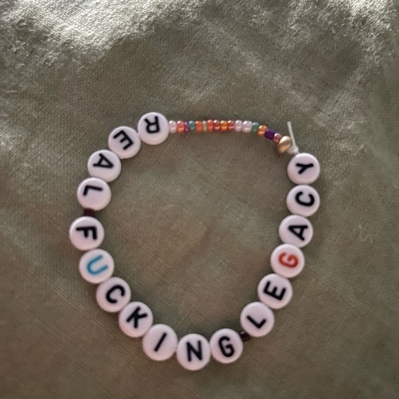 Taylor Swift Friendship bracelets—latest viral insta quote: “still Swift AF boi” - Picture 5 of 8